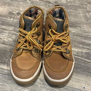 Cat and Jack toddler size 10 boots
